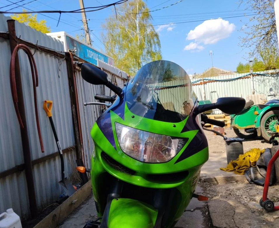 Ветровое стекло дабл бал дымчатое на мотоцикле kawasaki zx6r 98-99