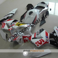 Комплект Мотопластика Honda CBR600RR 03-04 GIVI.